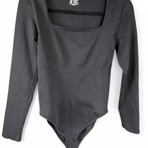 OQQ Seamless Black Long Sleeve Square Neck Bodysuit Size XL Brand New